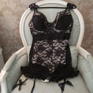 Black corsett/ baby doll lingerie/garter